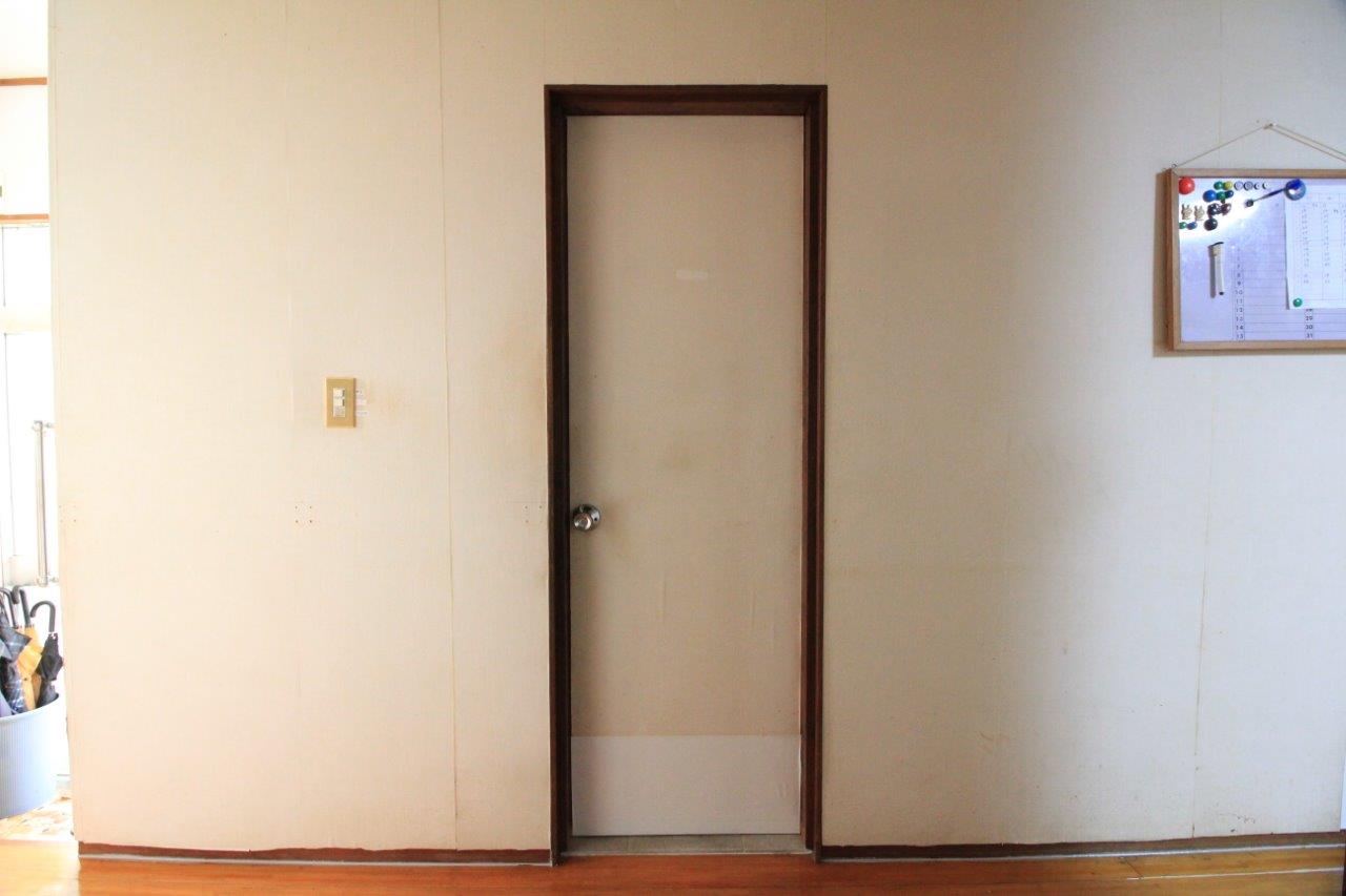 トイレのドア制作・取替えリフォーム （沖縄県 糸満市 T様邸 